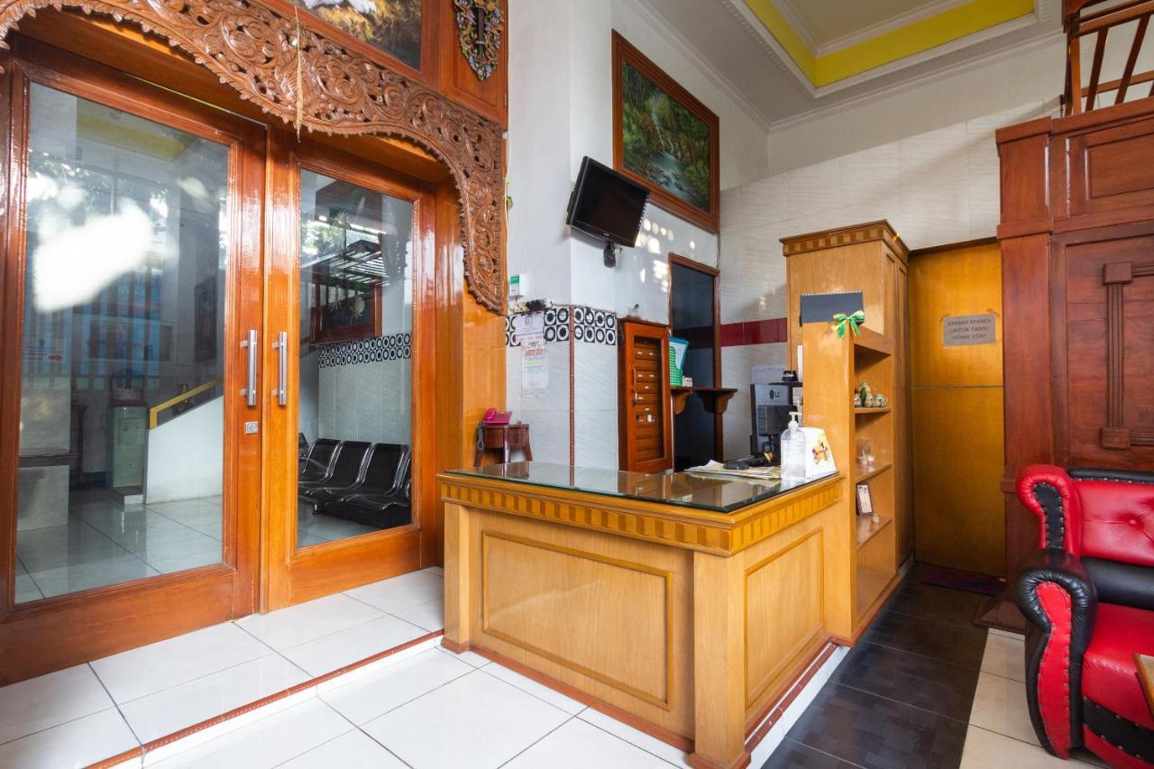 Homestay Gayatri Sawojajar Near Univ Negeri Malang Kampus 2 Mitra Reddoorz Exterior foto