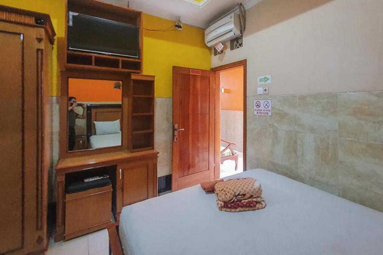 Homestay Gayatri Sawojajar Near Univ Negeri Malang Kampus 2 Mitra Reddoorz Exterior foto