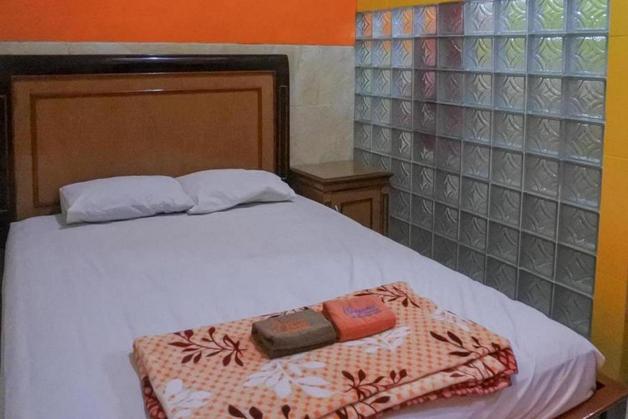 Homestay Gayatri Sawojajar Near Univ Negeri Malang Kampus 2 Mitra Reddoorz Exterior foto